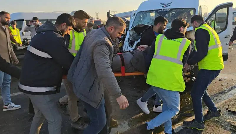 İki İşçi Servisi Kafa Kafaya Çarpıştı: Olayın Ayrıntıları İfşa Edildi
