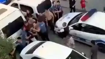Sosyal Medyada Patlayan Kavga Sokağa Taşındı: 4 Yaralı, 2'si Polis