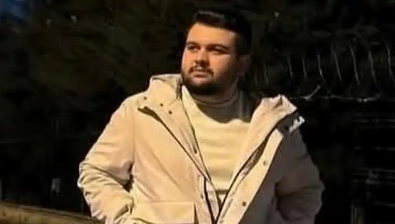Kız Arkadaşına Rahatsız Edilen Genç, Caddede Kalbinden Vurularak Hayatını Kaybetti