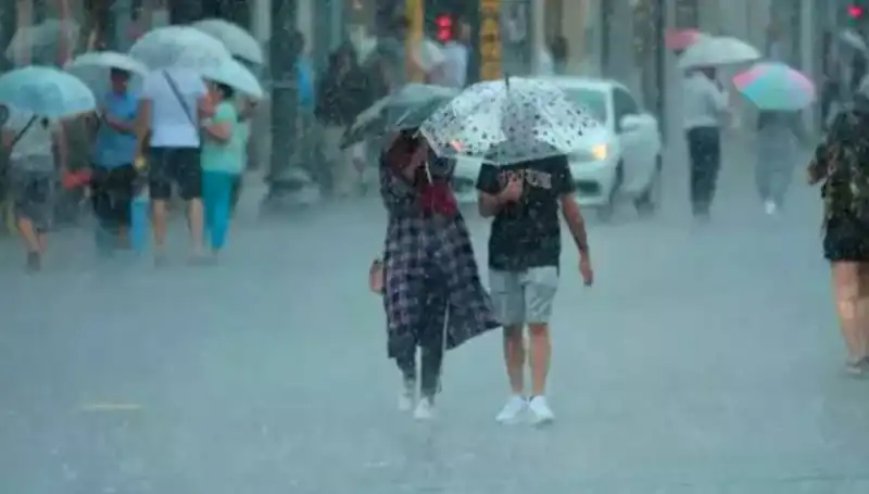 Meteoroloji'den Uyarı: Yangın Bölgesine Kuvvetli Rüzgar, İstanbul’da Ağır Yağışlar Geliyor