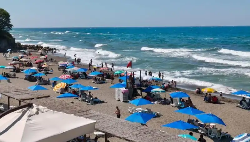 Akçakoca'da Deniz Yasağı: Yaz Tatiline Etki Edecek Mi?