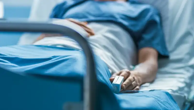 Mide Ağrısı Teşhisiyle Gittiği Doktor Sonrası Hayatını Kaybetti: Dikkat!