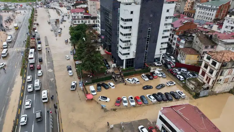 Trabzon'da Sel Felaketi Sonrası Arama Kurtarma Çalışmaları Tüm Hızıyla Devam Ediyor