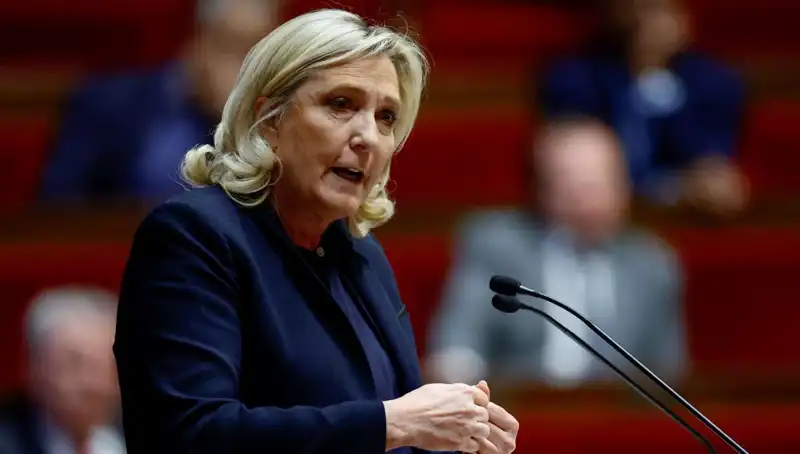 Le Pen’in Siyasi Geleceği İçin Kritik Gün: Suçlu Bulunursa Adaylığı Tehlikede