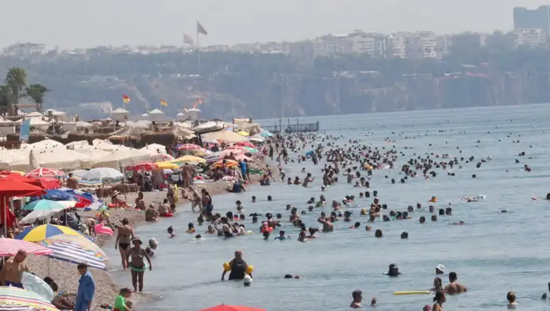 Antalya'da Yaz Gelmeden Sıcaklık Rekorları Kırılmaya Devam Ediyor!