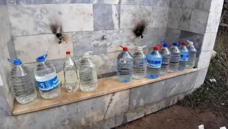 Şifalı Suya Akın Edenler: Kilometrelerce Yol Kat Ediyorlar