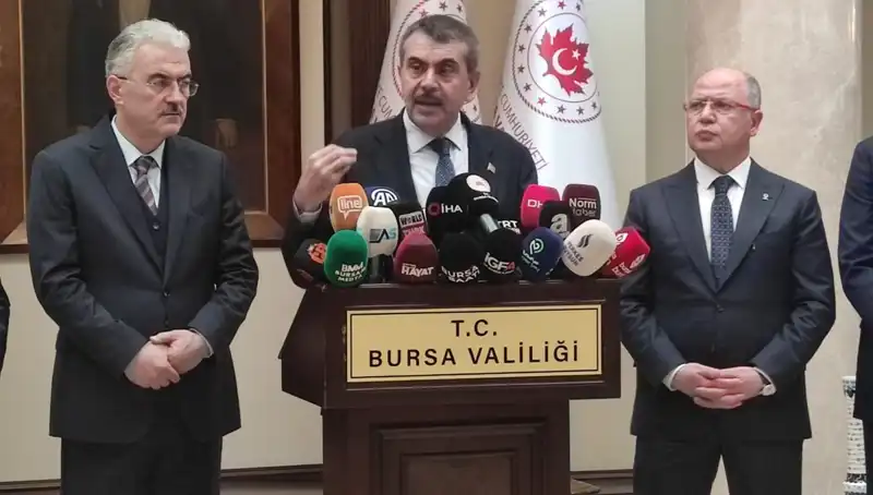 Bakan Tekin, Protestolarla İlgili Çalışanları Uyardı: Yaptırım Süreci Başlayabilir
