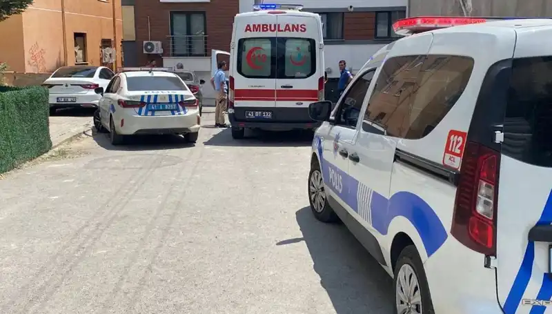 Bıçaklı Kavga: İki Kardeş ve Bir Polis Yaralandı, Olayın Ardındaki Gerçekler