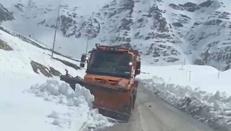 Beş Aylık Kar Engeli Aşıldı: Uzun Süredir Kapalı Alan Yeniden Açıldı