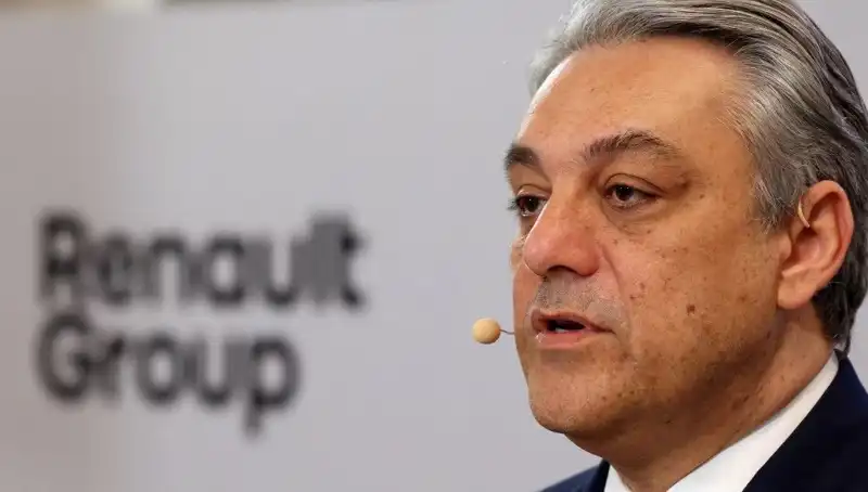 Renault'ta Üst Düzey İstifa Şok Etti: Gelecek Ne Olacak?