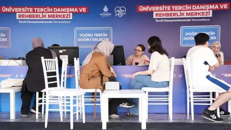 İstanbul'da "İBB Tercih Danışma ve Rehberlik Merkezleri" Açıldı