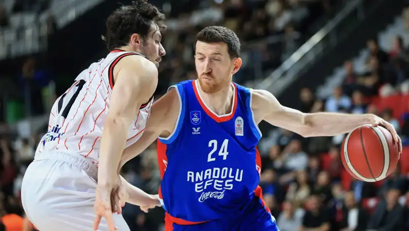 Anadolu Efes’in Euroleague Serüvenindeki Kritk Maç: Şampiyonluk İçin Zaman Kısıtlı!