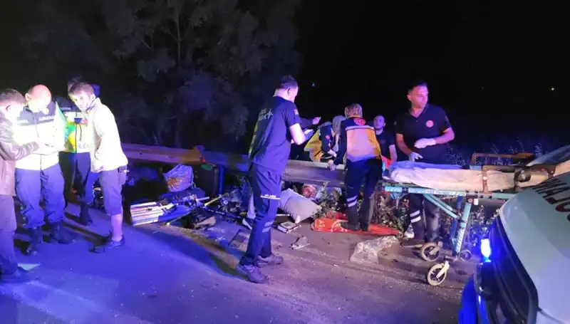 Minibüs Kazasında Savrulan Yolcuların Hayat Mücadelesi