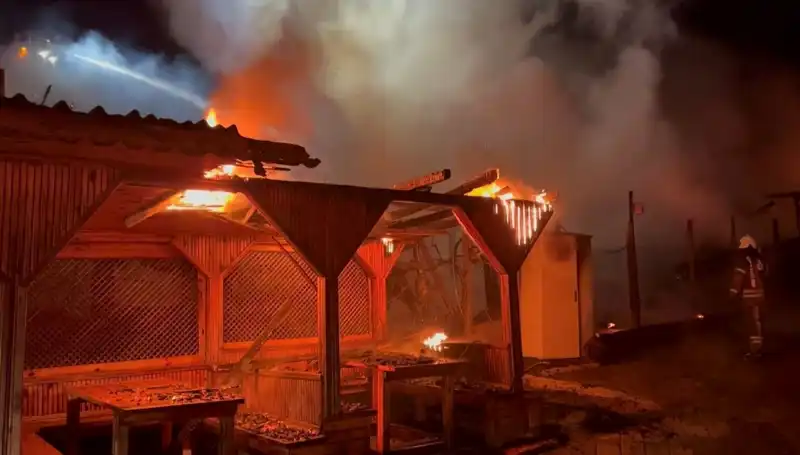Şile’deki Altı Gözleme Restoranı Alev Alev Yandı: Yangının Nedeni Ne?