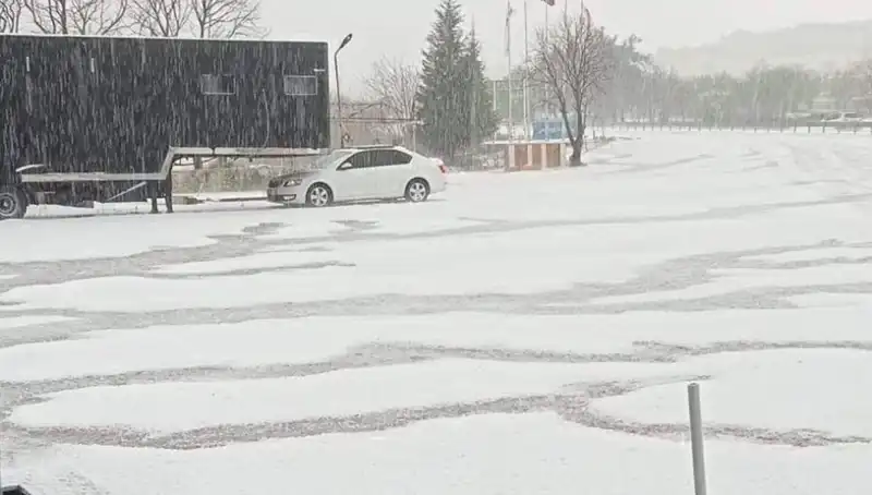 Tekirdağ'da Ceviz Büyüklüğünde Dolu Yağışı Şaşkınlık Yarattı