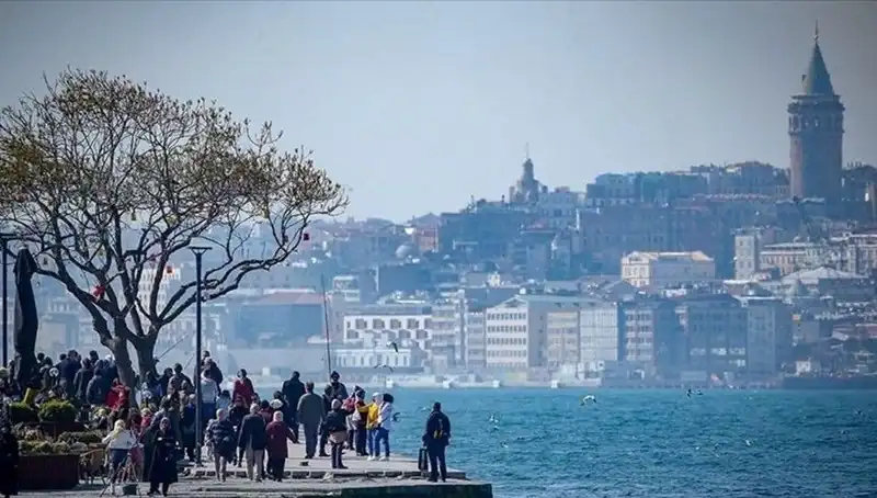İstanbul’da Bahar Geliyor: Hafta Sonu Sıcak Hava Beklentisi